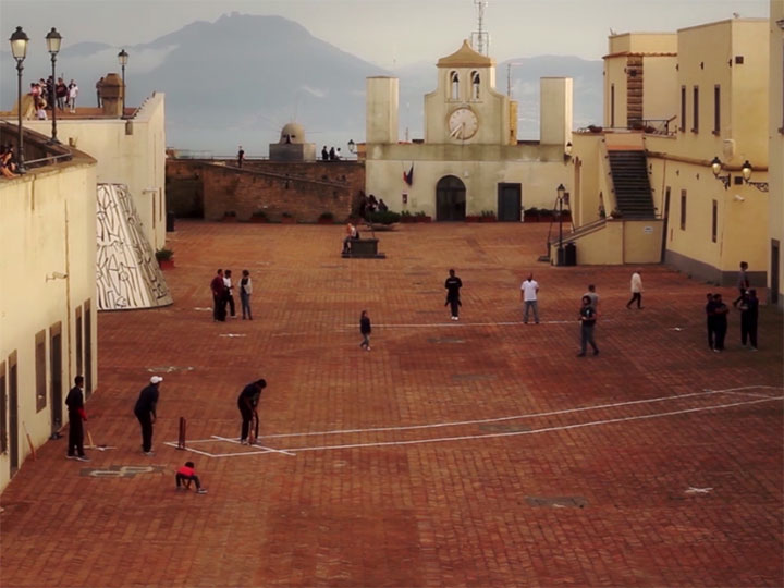 Una partita di cricket a Castel San’Elmo