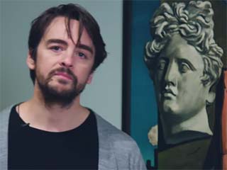 Al MoMA di New York, Vincent Piazza legge le poesie di Gabriele Tinti