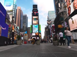 Il suono di Max Neuhaus torna a vibrare a Times Square: il video della Dia Art Foundation